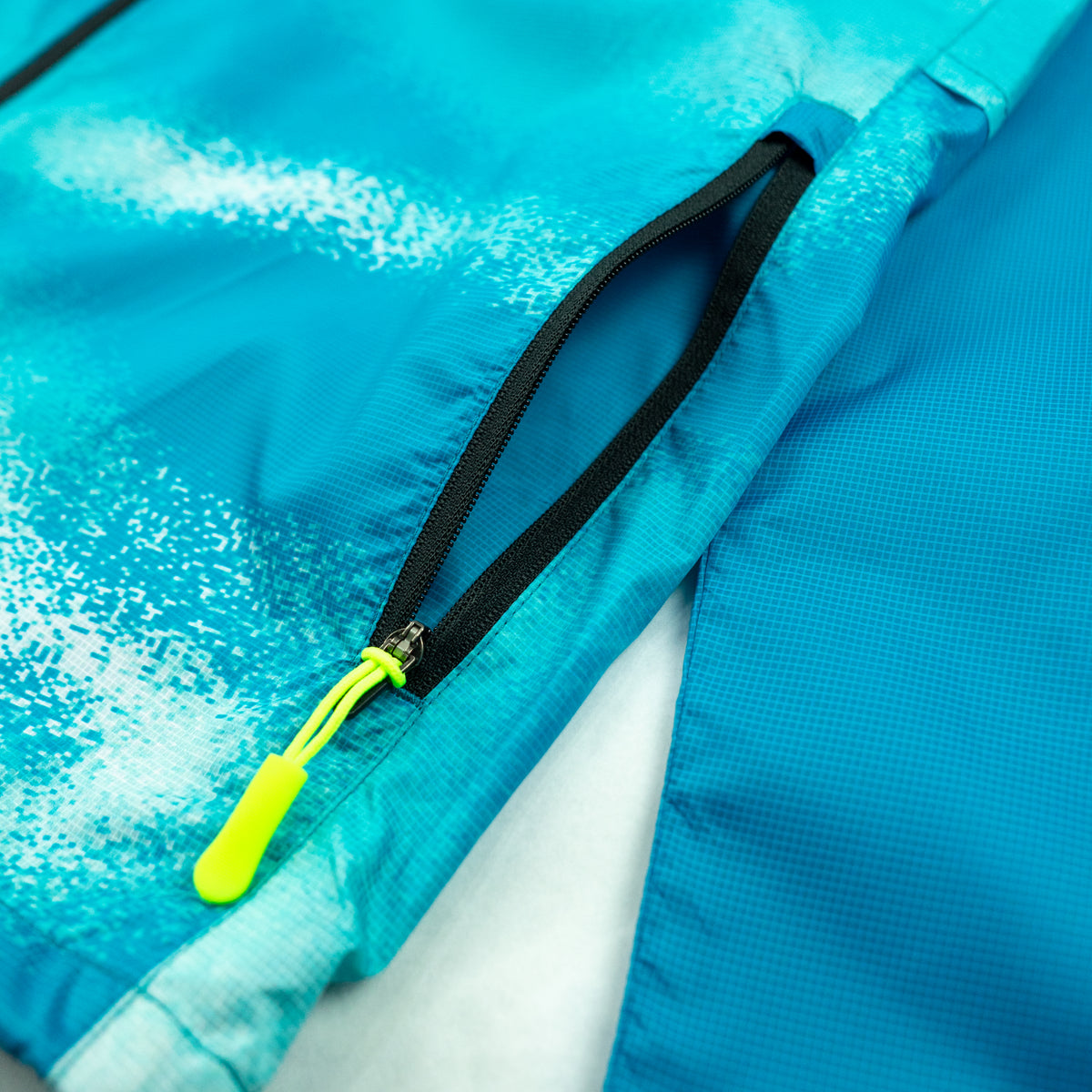 Saverint - Ultra Lightweight Windbreaker