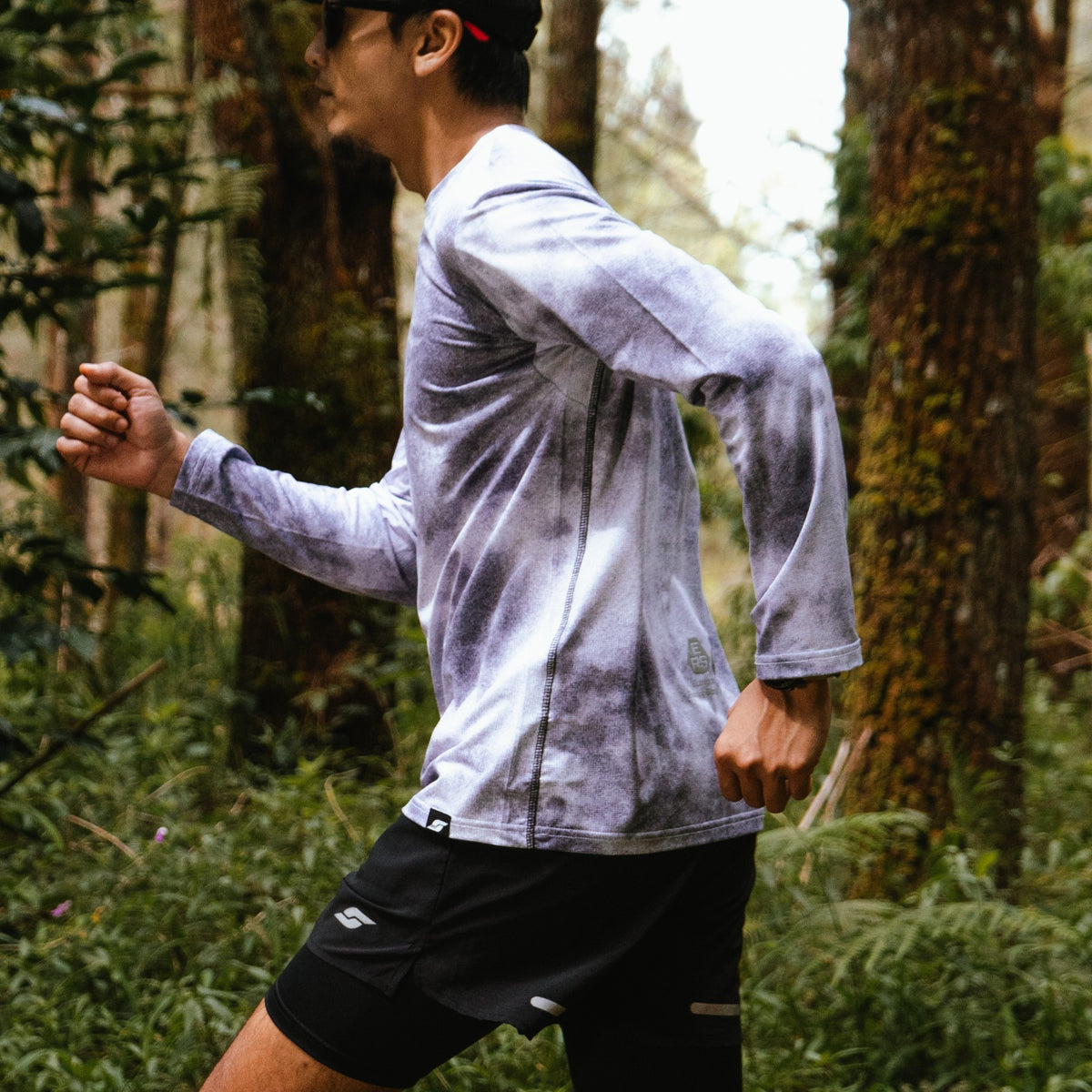 Echoes Of Mist - Whiteout Mist - Unisex Running Jersey